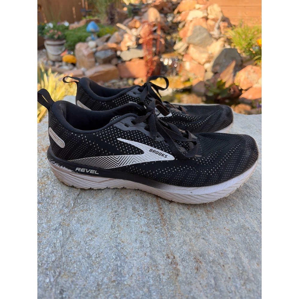 Brooks Revel 6 Womens Running Shoes Black White Mesh Sneakers 1203861B012 9.5